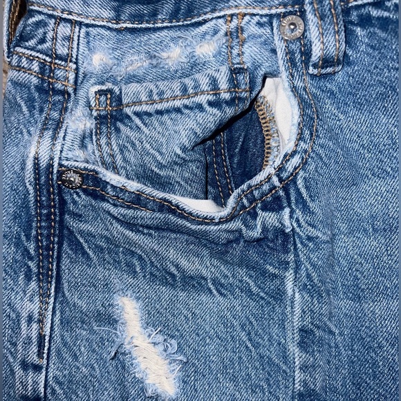 American Eagle Distressed Mom Jean Front Seam Women's Size 6 Long - Picture 3 of 7